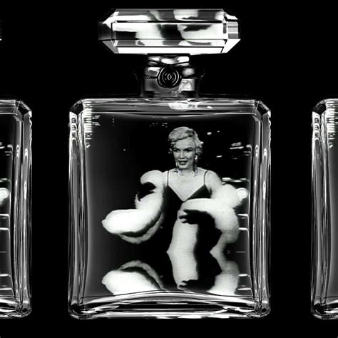 marilyn monroe chanel no 5 print|Chanel number 5 Marilyn Monroe.